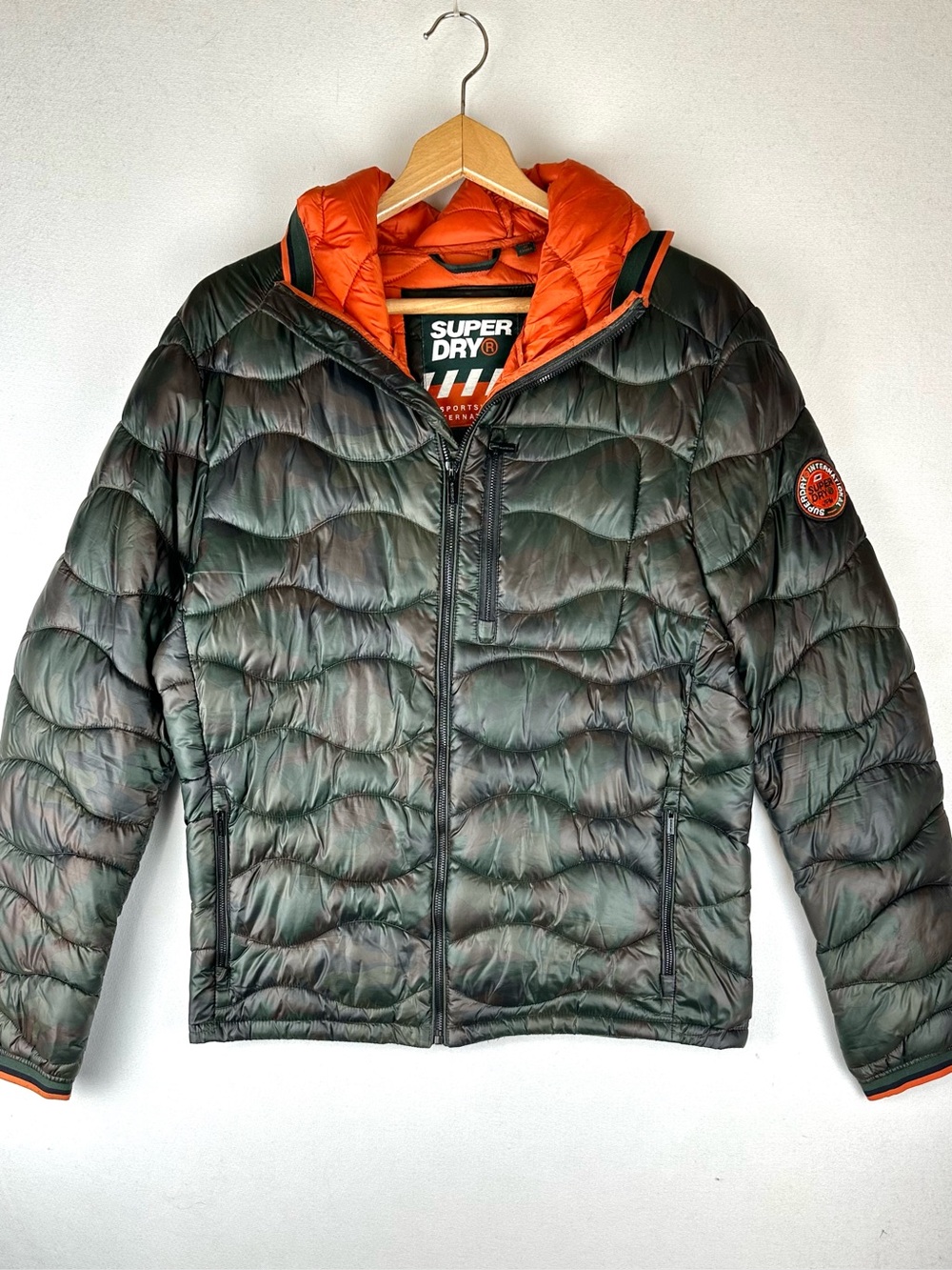 Super Dry Hooded Camo Quilted Wave Jacket Japan Outdoor